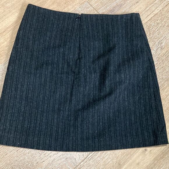 Banana republic factory wool blend skirt with some stretch size 4 - Picture 4 of 9